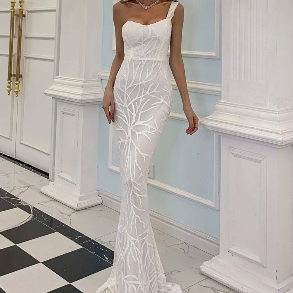 White long dress with sequins